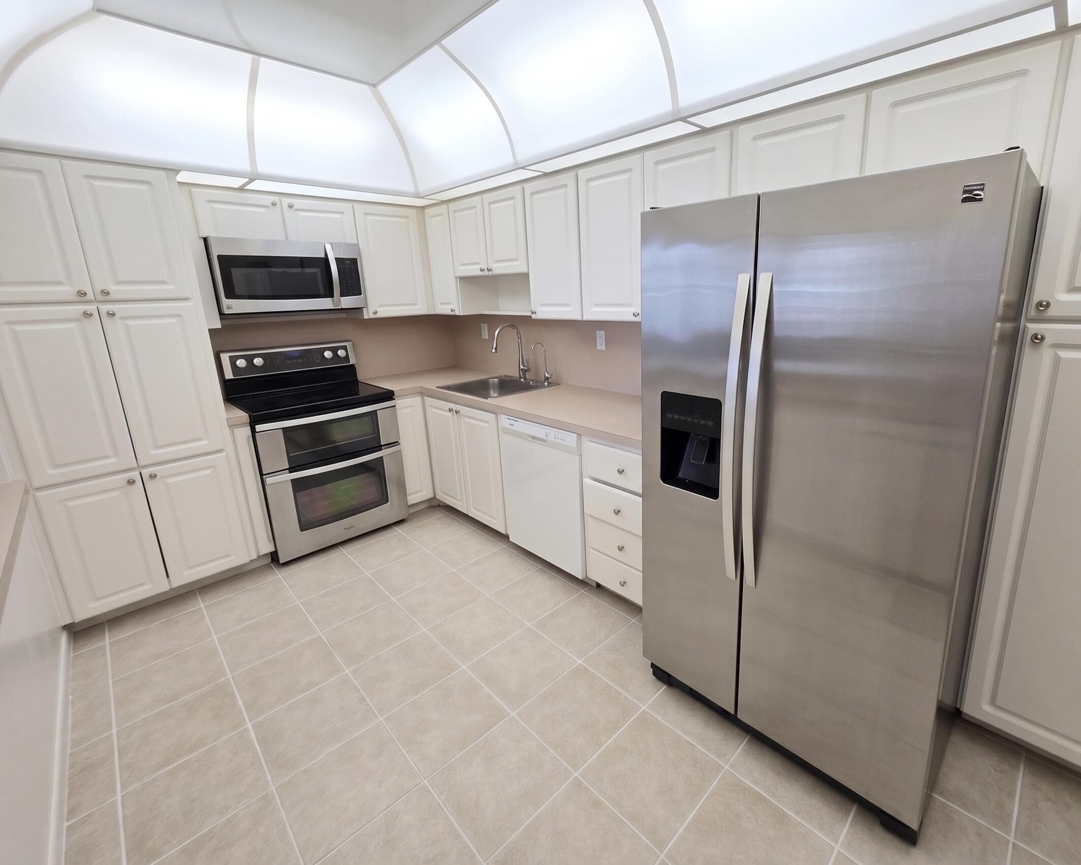 19390 Collins Avenue 1622, Sunny Isles Beach, FL 33160, Unit 1622 - Photo 2